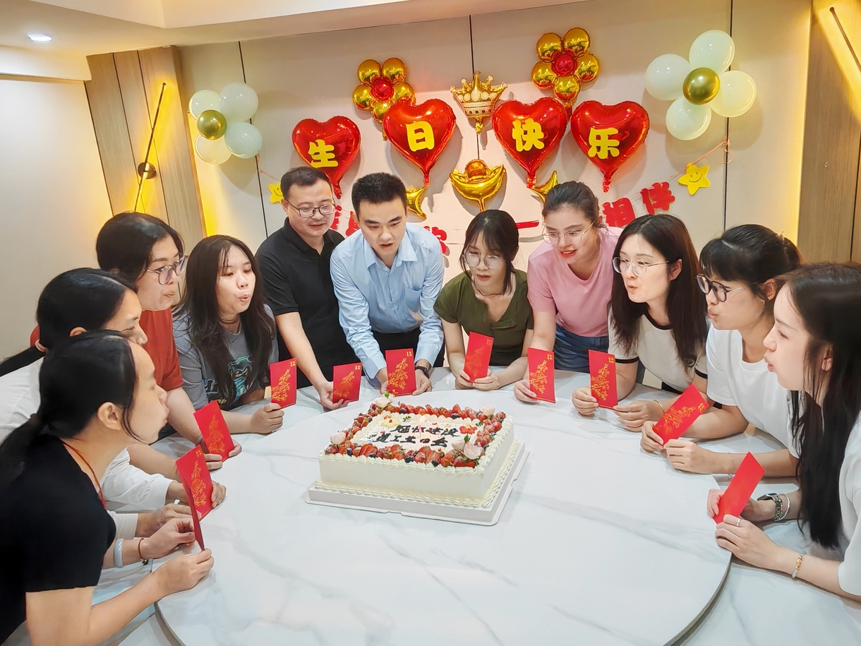 「情暖生辰，集體共慶」冠恒建設(shè)生日會暖心回顧